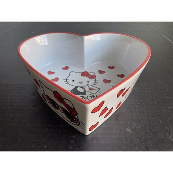 Sanrio Hello kitty Heart Shaped Ceramic Casserole Baking Dish Love Letter NEW - Picture 2 of 11